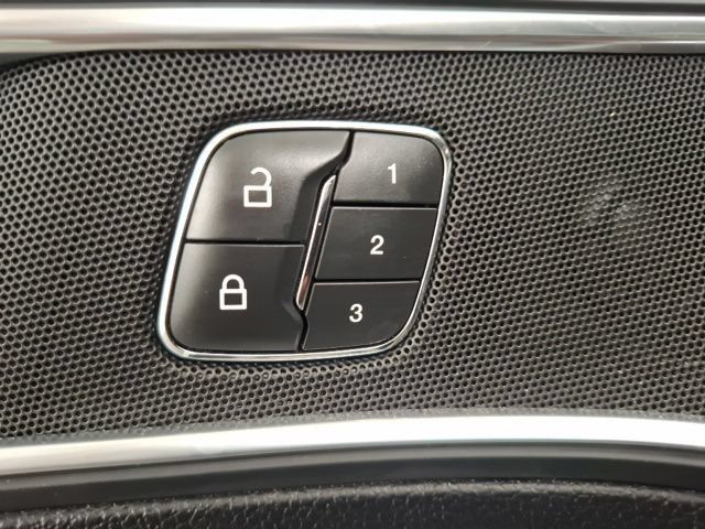 Used 2018 Ford Explorer Limited w/ Equipment Group 301A FWD image 19
