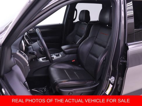 Used 2018 Jeep Grand Cherokee Trailhawk w/ Trailhawk Luxury Group AWD/4WD image 4