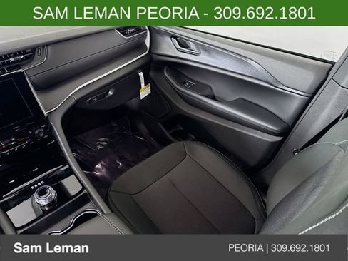 New 2025 Jeep Grand Cherokee Laredo X w/ Luxury Tech Group I image 23