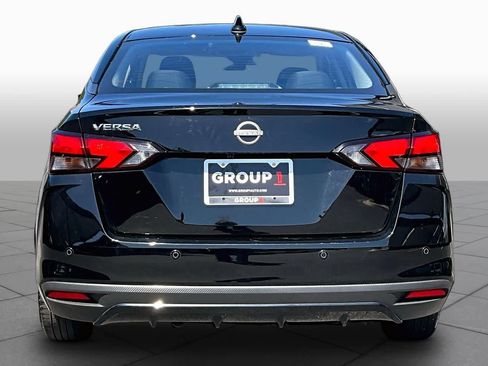 Used 2025 Nissan Versa SV FWD image 5