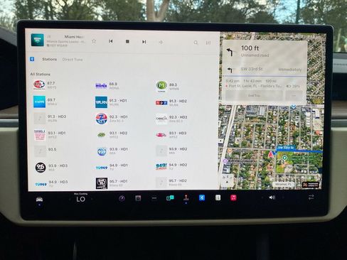 Used 2023 Tesla Model S Base image 27