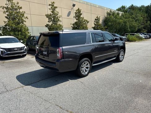 Used 2018 GMC Yukon XL SLT w/ Open Road Package RWD image 4