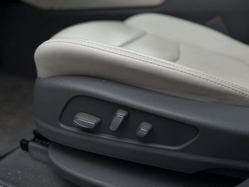 Used 2023 Cadillac XT5 Premium Luxury image 15