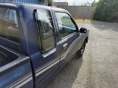 Used 1989 Toyota Pickup Deluxe image 30