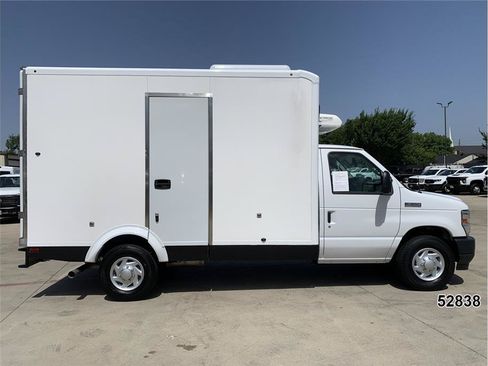 Used 2023 Ford E-350 and Econoline 350 Super Duty w/ Power Windows & Locks Group RWD image 5