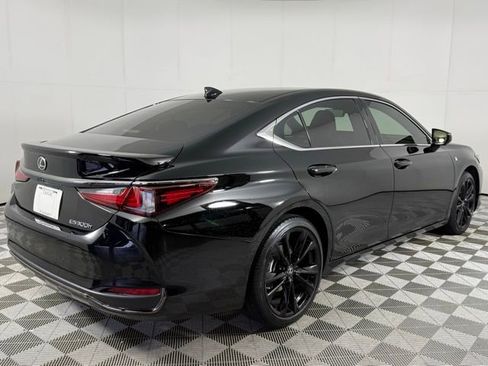 Used 2024 Lexus ES 300h F Sport image 3