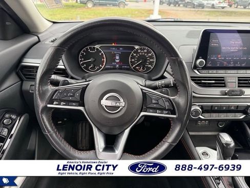 Used 2023 Nissan Altima 2.5 SR AWD/4WD image 16