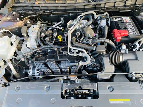 Used 2025 Nissan Altima 2.5 SV FWD image 31