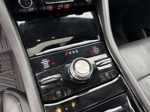 Used 2022 Jeep Grand Cherokee L Overland w/ Luxury Tech Group IV image 32