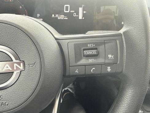 Used 2026 Nissan Kicks SV FWD image 29