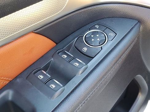 Used 2019 Ford Explorer XLT w/ Equipment Group 202A AWD/4WD image 16
