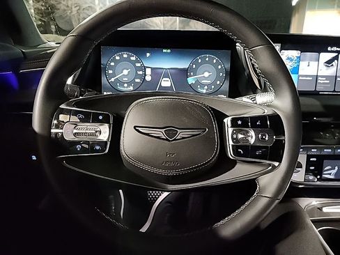 Used 2025 Genesis G90 3.5T image 8