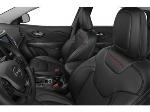 Used 2019 Jeep Cherokee Trailhawk image 12
