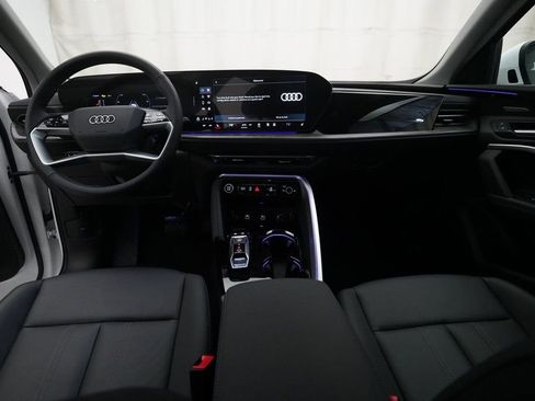 Used 2025 Audi Q5 Premium Plus w/ Premium Plus image 5