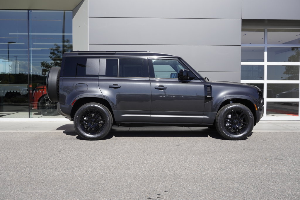 New 2026 Land Rover Defender 110 S AWD/4WD image 7