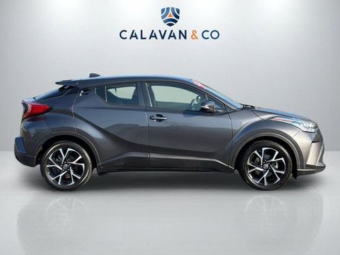 Used 2022 Toyota C-HR XLE image 8