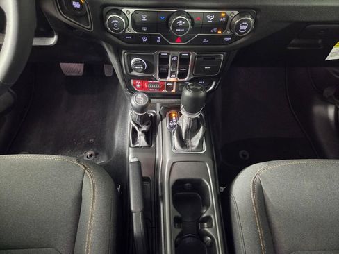 Used 2026 Jeep Wrangler Unlimited Sport AWD/4WD image 12