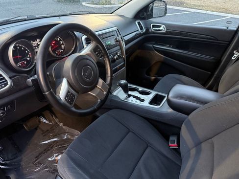 Used 2012 Jeep Grand Cherokee Laredo AWD/4WD image 9