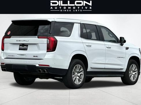 Used 2025 GMC Yukon Denali AWD/4WD image 4