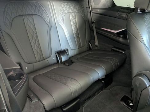 Used 2024 BMW X7 xDrive40i w/ M Sport Package image 35