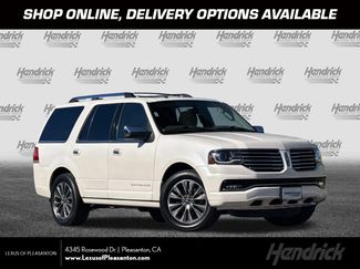 Used 2017 Lincoln Navigator Select video 1