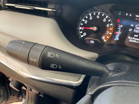 Used 2023 Jeep Compass Limited AWD/4WD image 35
