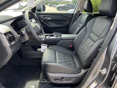New 2026 Nissan Rogue Platinum AWD/4WD image 14