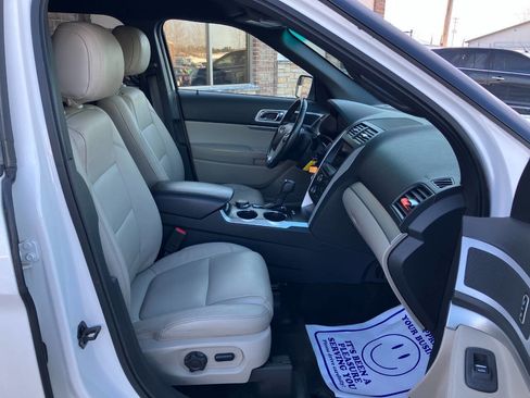 Used 2013 Ford Explorer XLT image 14