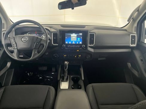 Used 2024 Nissan Frontier SV w/ Technology Package AWD/4WD image 31