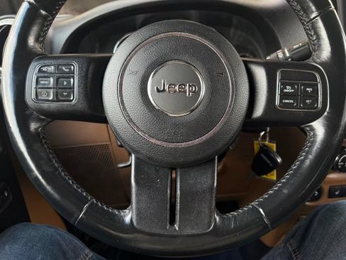 Used 2017 Jeep Wrangler Unlimited Sahara w/ Dual Top Group AWD/4WD image 9