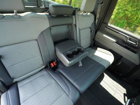 Used 2026 Chevrolet Silverado 2500 ZR2 AWD/4WD image 30