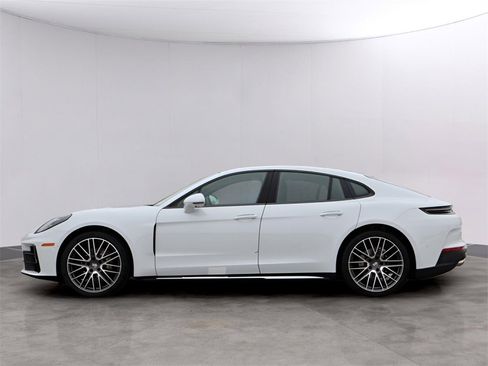 New 2026 Porsche Panamera image 2