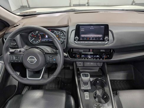 Used 2021 Nissan Rogue SV w/ Premium Package AWD/4WD image 18