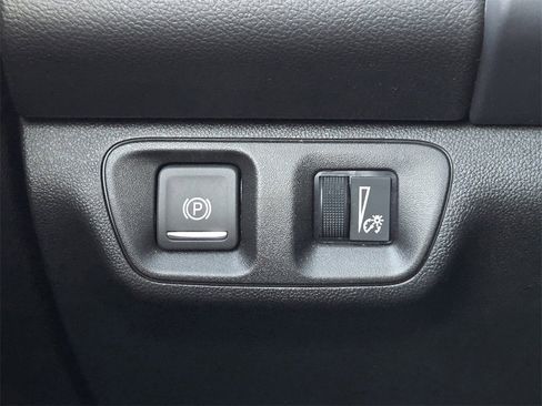 Used 2023 GMC Acadia SLE w/ Driver Convenience Package image 16