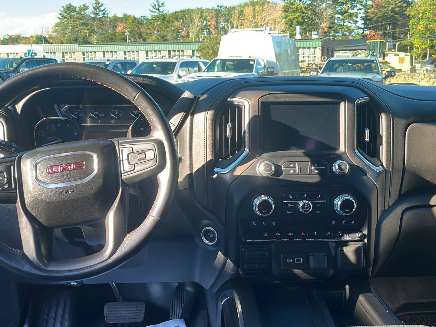 Used 2022 GMC Sierra 2500 AT4 w/ AT4 Preferred Package AWD/4WD image 13