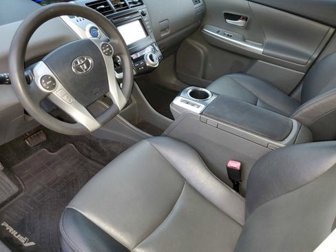 Used 2012 Toyota Prius V Five FWD image 9