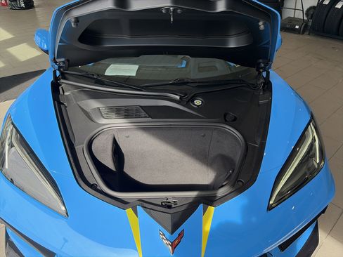 Used 2021 Chevrolet Corvette Stingray Premium Cpe w/ Z51 Performance Package image 38