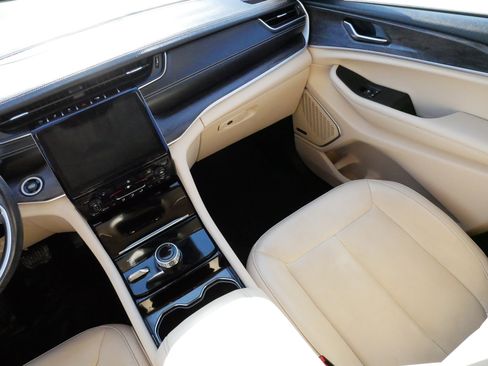 Used 2021 Jeep Grand Cherokee L Limited image 11