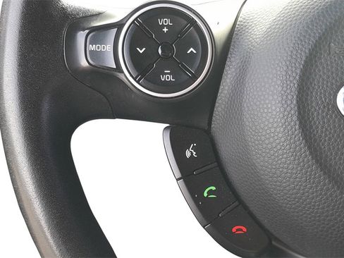 Used 2017 Kia Soul + image 21