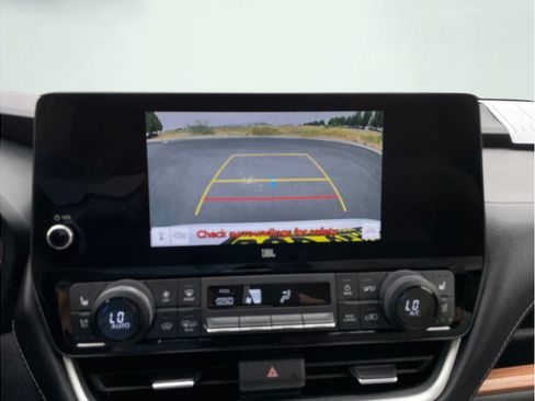 Certified 2024 Toyota Grand Highlander AWD image 9
