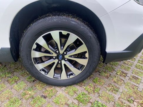 Used 2017 Subaru Outback 2.5i Limited image 27