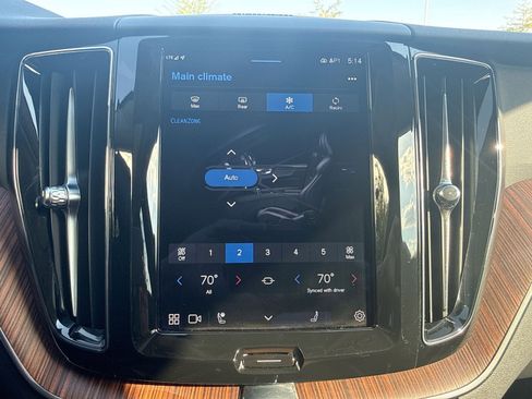 Certified 2023 Volvo XC60 B5 Plus w/ Climate Package AWD/4WD image 21
