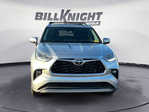 Used 2022 Toyota Highlander Platinum AWD/4WD image 8