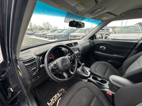Used 2017 Kia Soul + image 28