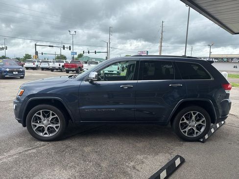 Used 2020 Jeep Grand Cherokee Overland AWD/4WD image 3