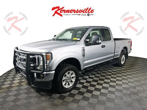Used 2022 Ford F250 XLT w/ XLT Value Package image 3