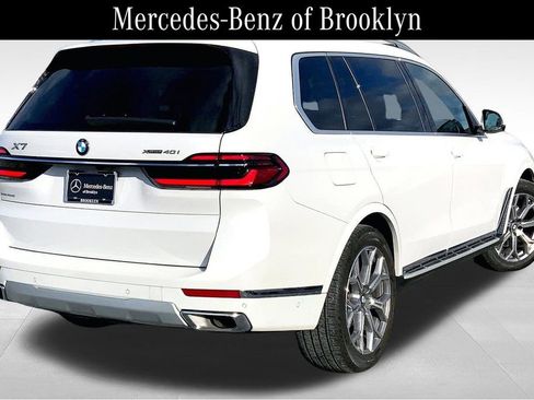 Used 2025 BMW X7 xDrive40i w/ Premium Package image 12