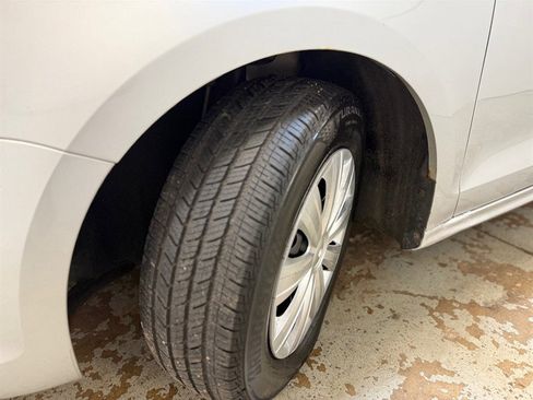 Used 2011 Volkswagen Jetta Sedan image 7