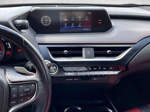 Used 2022 Lexus UX 200 F Sport image 8