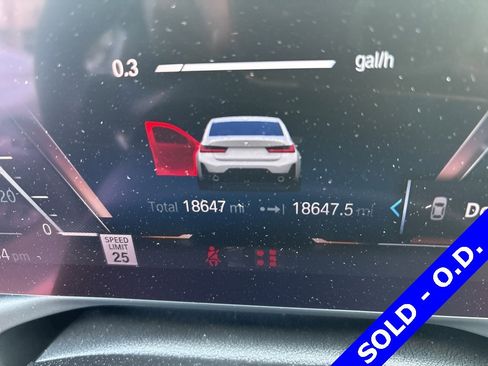 Used 2023 BMW 330i Sedan w/ M Sport Package image 2